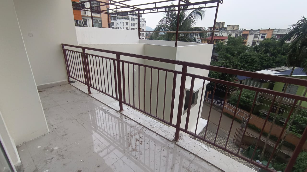 Unfurnished 3bhk in Sixmile for Rent